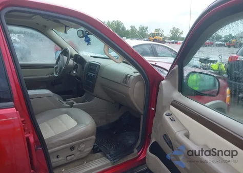 2004 Ford Explorer Eddie Bauer z USA, uszkodzony, nr VIN 1FMZU74W84UB62584